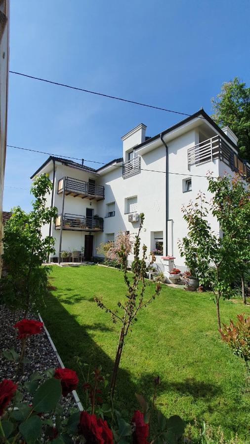 Luxor Apartmani 2 Vrnjačka Banja Kültér fotó